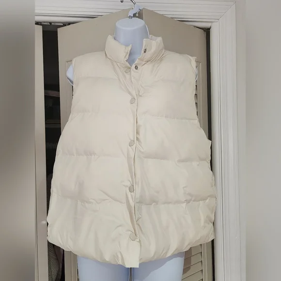 johnnie-O Lina Puffer Vest In Birch NWT M - Picture 3 of 7